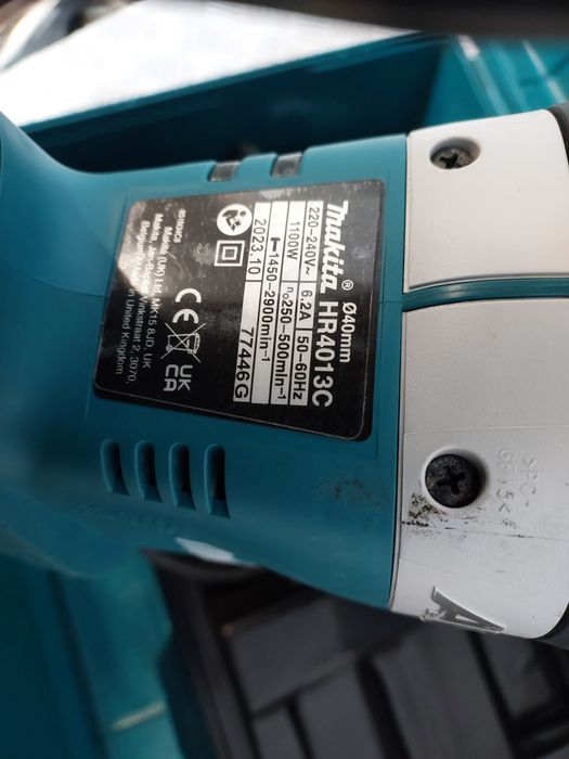 Перфоратор Makita HR 4013 C