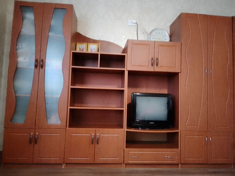 Продається стінка у вітальню