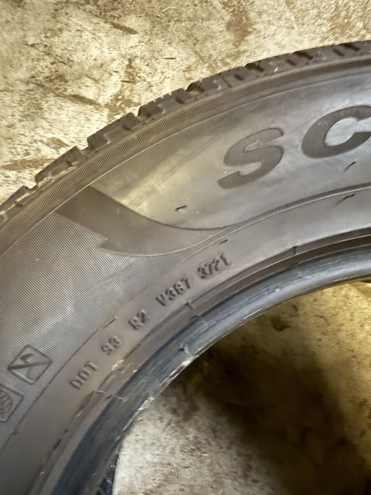 Zimowe opony Pirelli 235/65r17 2021r komplet