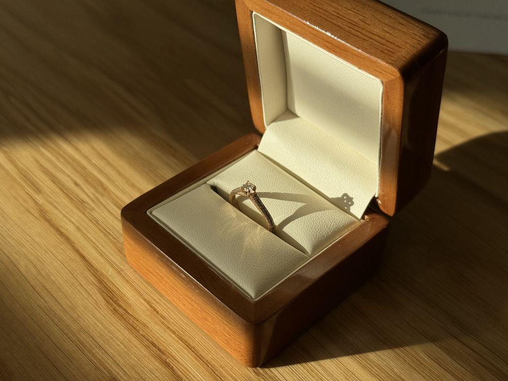 Pierścionek zaręczynowy Diament 0.09 ct złoto Rozmiar 7 różowe