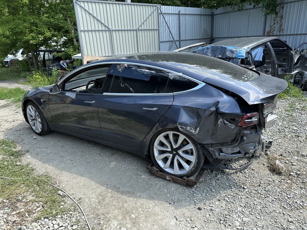 Разборка Tesla Model 3 2018- USA запасти тесла модел  3 TN1