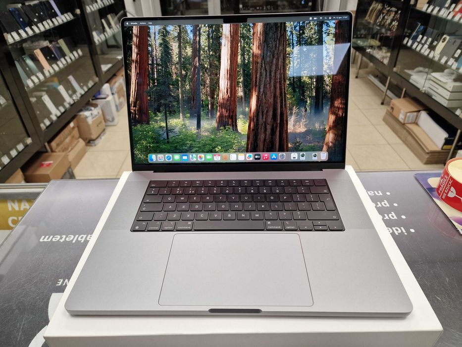Macbook PRO 16 2023/ M2 PRO/ 16GB/ 512GB/ Space Gray/ 30 cykli/ Grad A