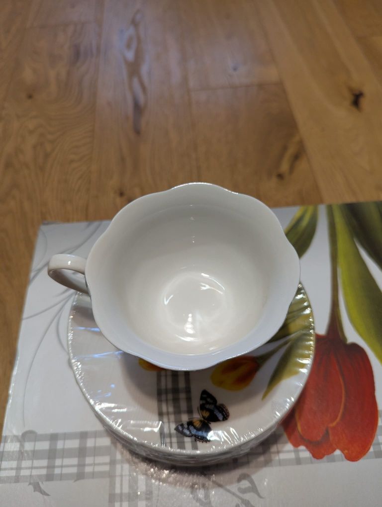 Filiżanki porcelanowe że spodkami AFFEK DESIGN 6 szt.