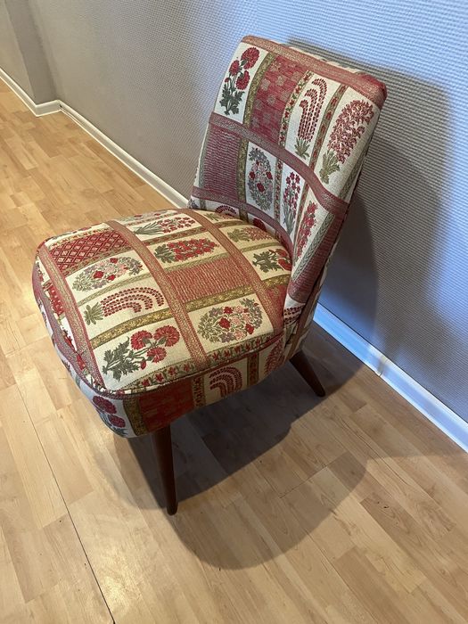 Продам винтажное мягкое кресло без ручек