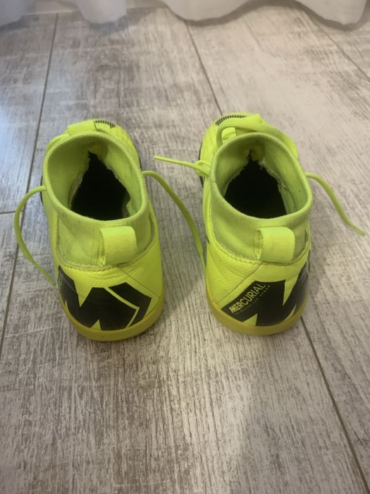 Halówki nike rozmiar 33 zielono czarne buty do piłki