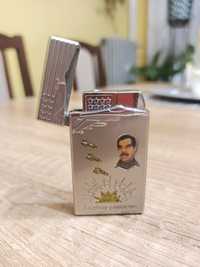 Zapalniczka z Iraku z wizerunkiem Saddama Husajna