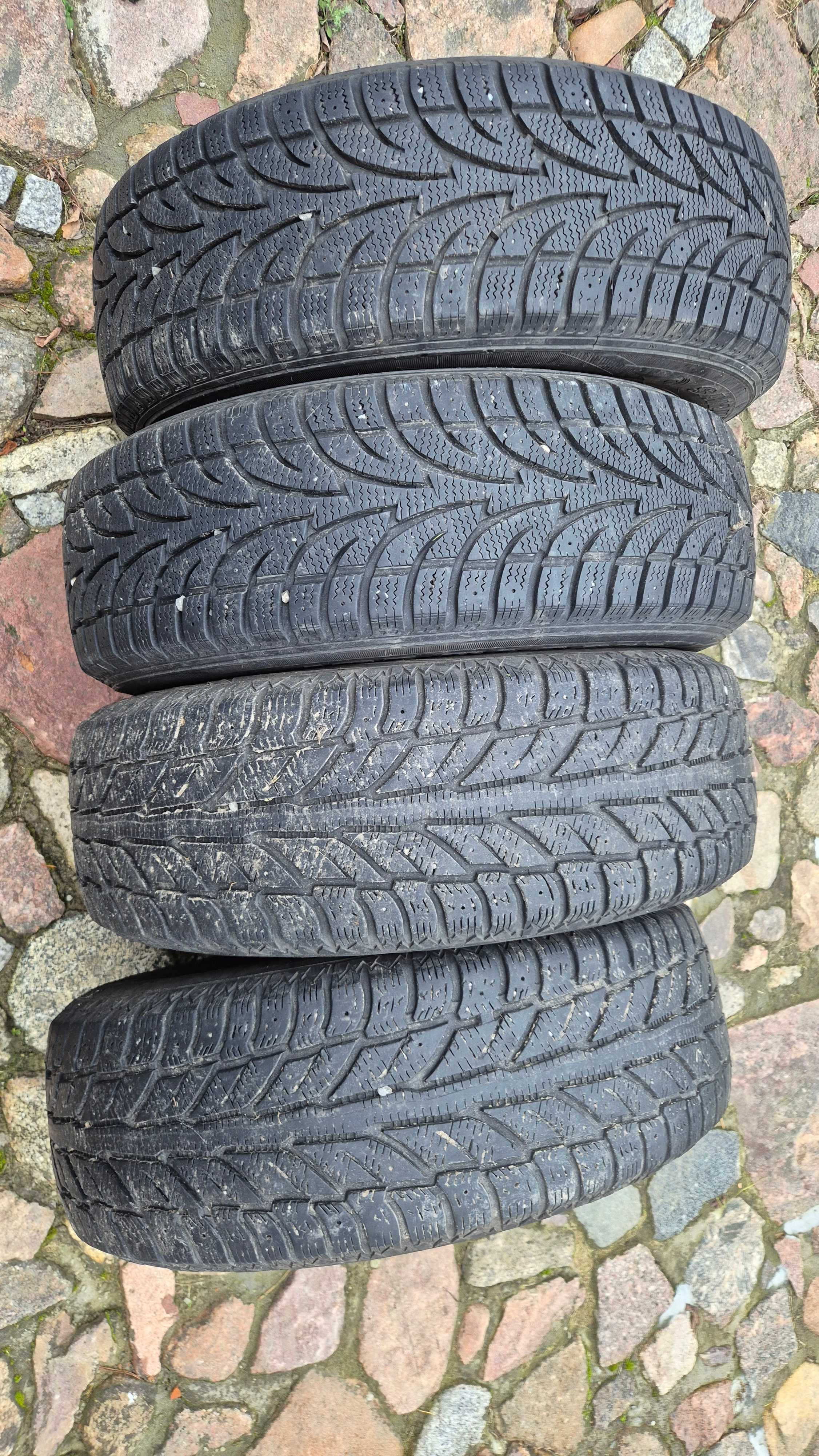 2 opony zimowe w rozmiarze 205/70 R15