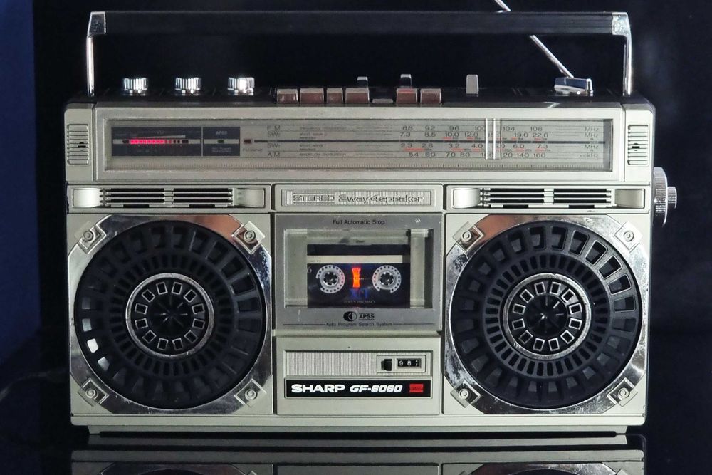 Sharp GF-6060 Rádio Cassete Vintage (Restaurado)