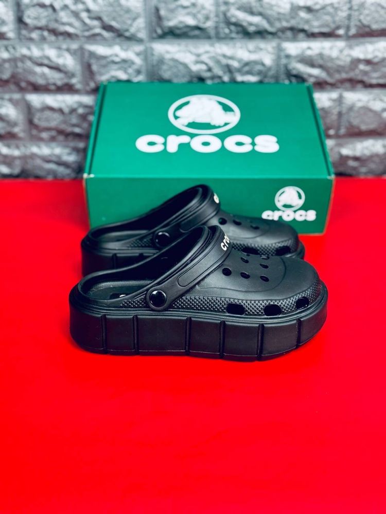 Шлепанцы Crocs на высокой подошве черные шлепки кроксы сабо Топ продаж