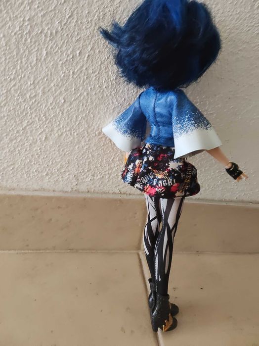 Boneca Evie - Disney