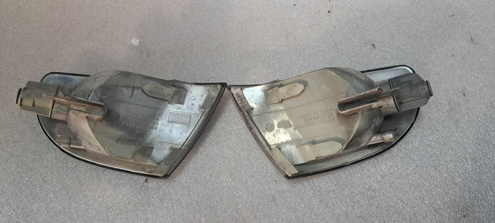 Kierunkowskaz Audi A4 B5 VALEO oryginał