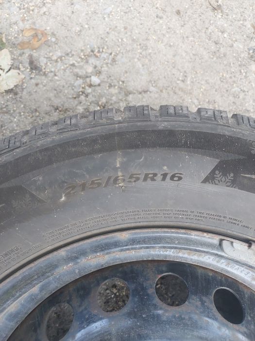 Opony z felgami i czujnikami