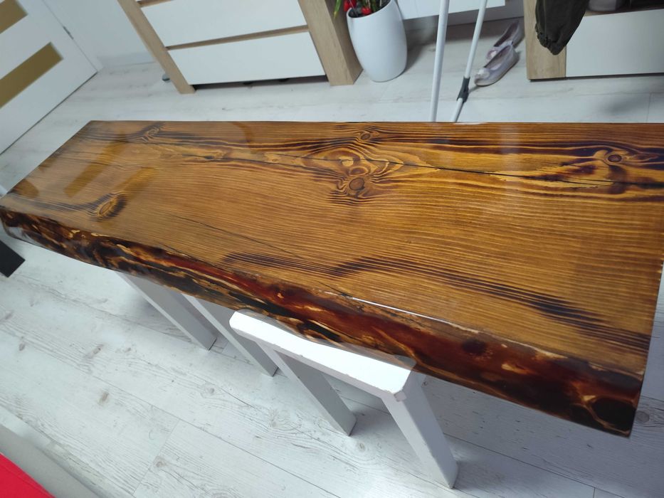 Blat łazienkowy  drewniany z żywicy .