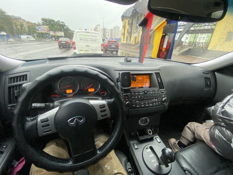 Продаю власне авто Infinity fx 35