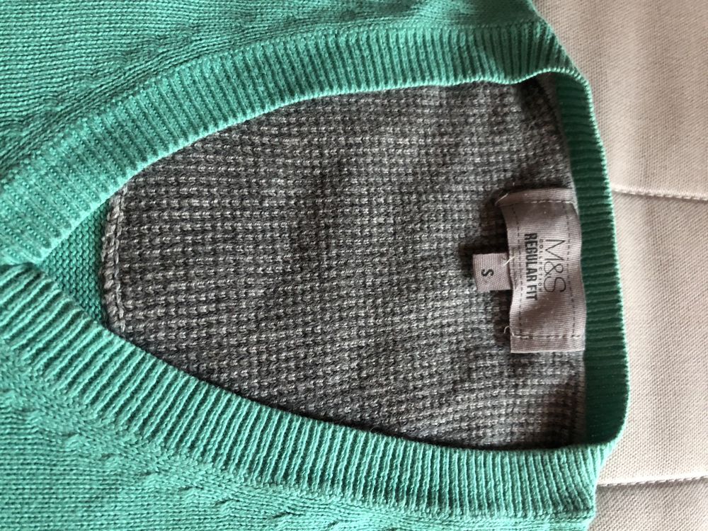 Sweter meski m&s Marks & Spencer S w serek taliowany modny