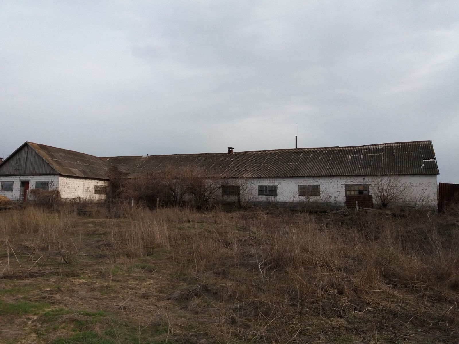 Продається будівля  та будинок