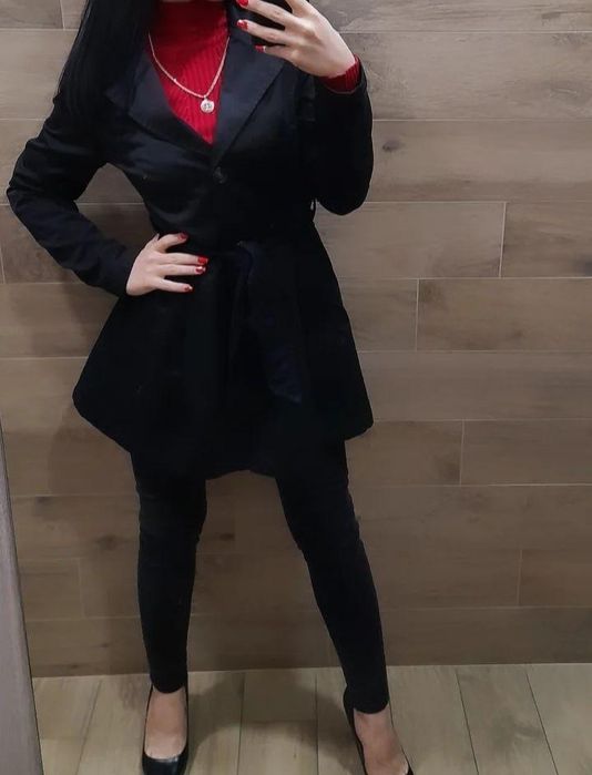 плащ чорний , дуже стильний