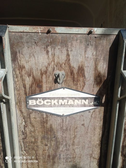 Przyczepa do przewozu koni, zwierząt do remontu