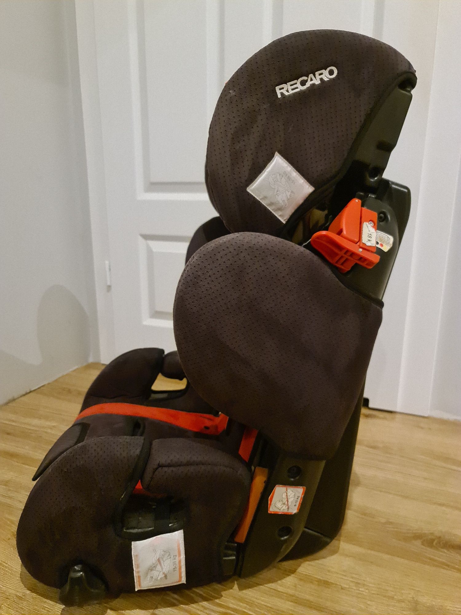 Recaro Young Sport 15-35 kg Fotelik samochodow bezwypadkowy