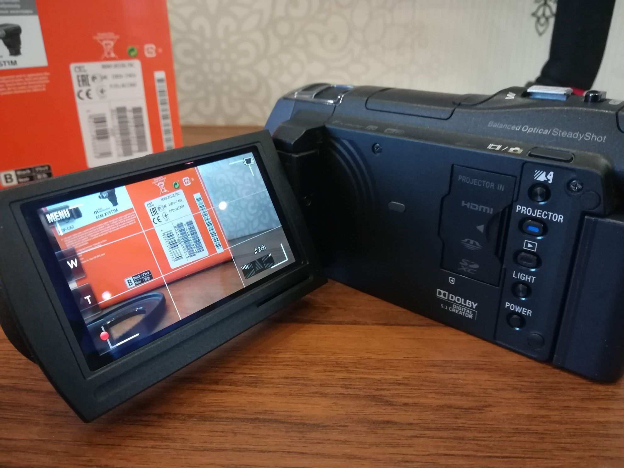 Sony HDR-PJ810E  + тримач