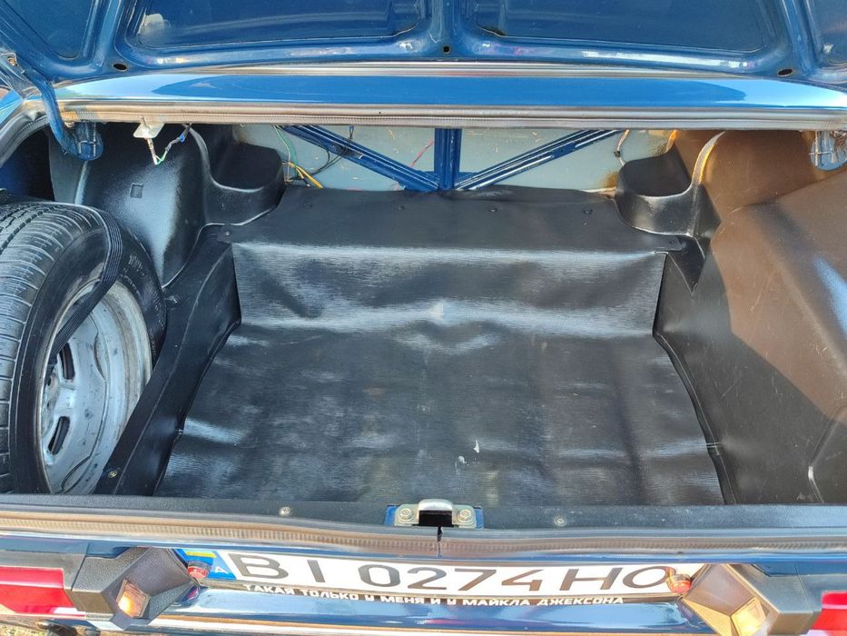 Автомобіль ВАЗ 2106