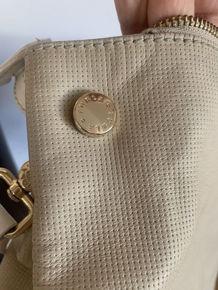Skorzana torebka Furla