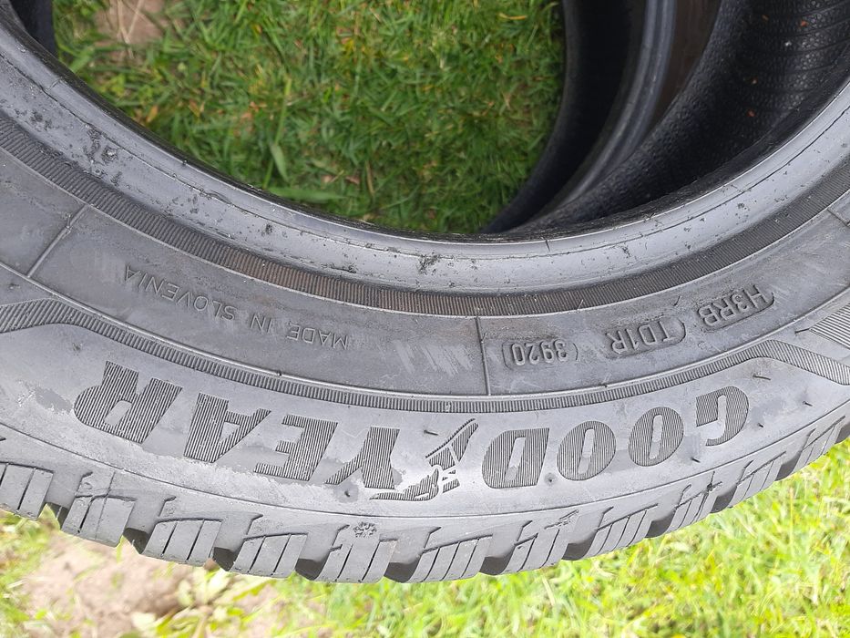 2x Opony zimowe 195/60R15 GoodYear UltraGrip 9+ 7mm