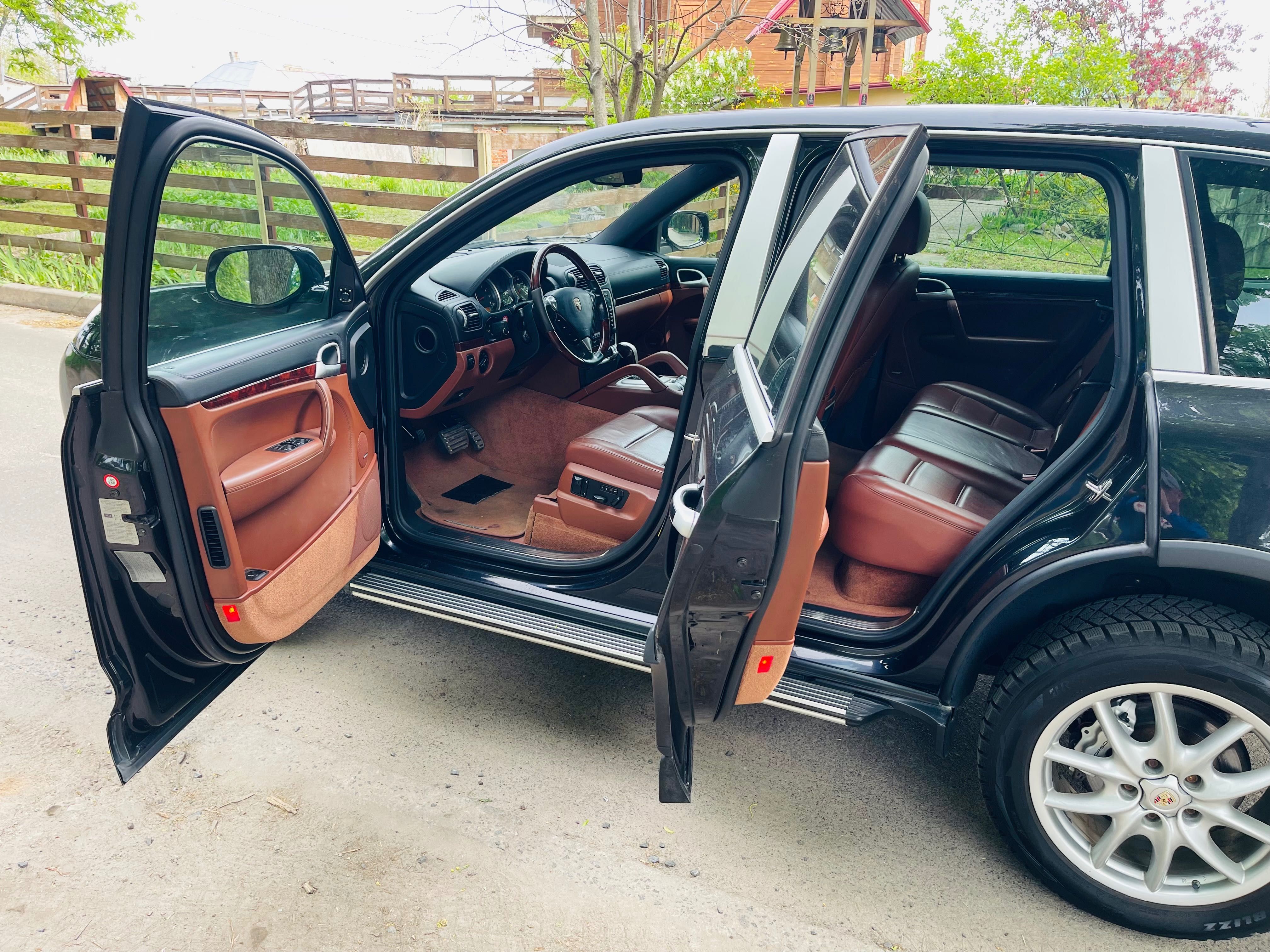 Porsche Cayenne 93т.км. Без подкрасов. Идеальный.