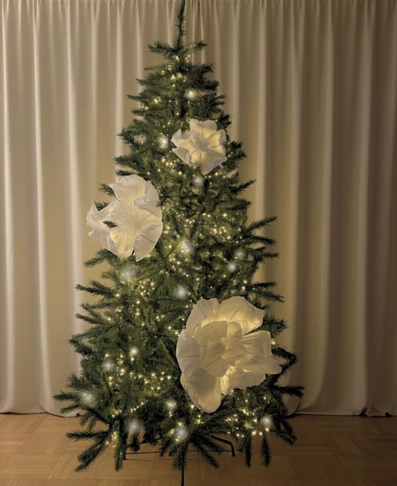 Каіти на ялинку. Квіти з органзи. Квіти з тканини