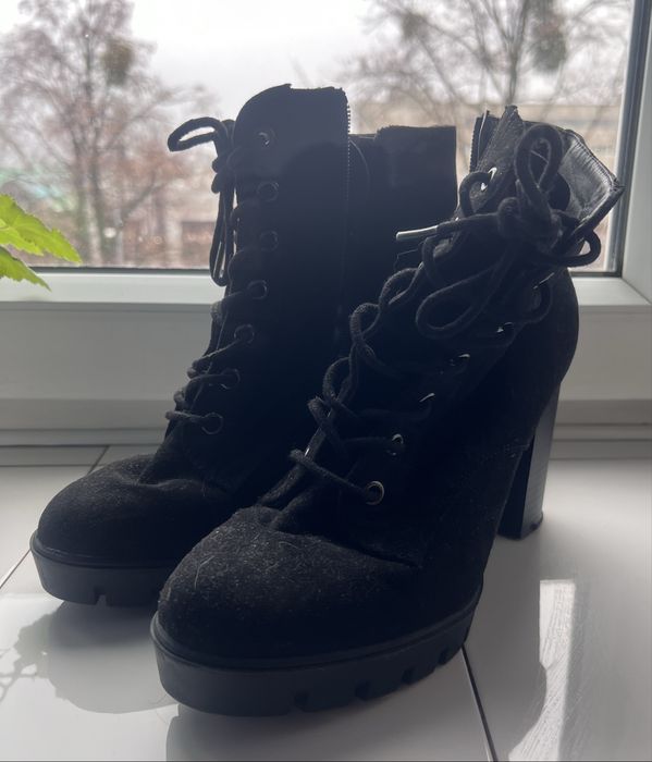 Замшеві ботильйони черевики чоботи від primark 39 розмір