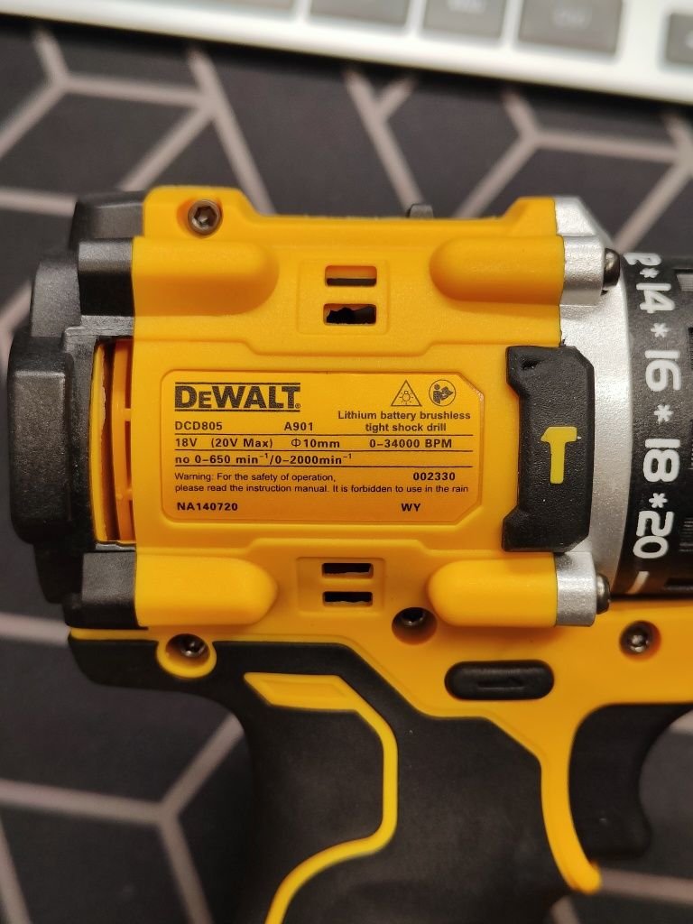 Шуруповерт DeWALT DCD805 18V (20V Max)