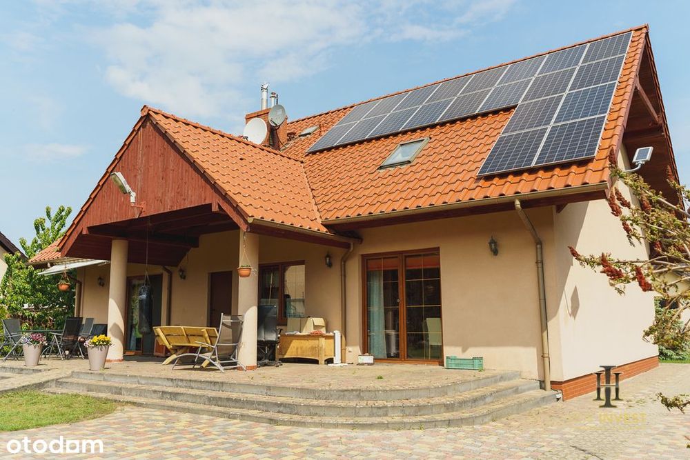 Dom z osobnym mieszkaniem