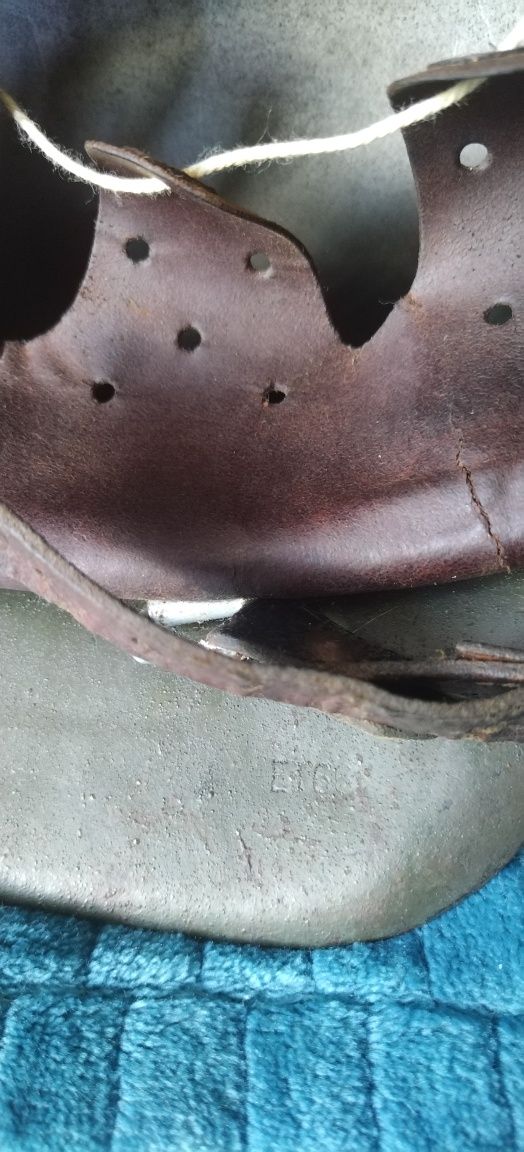 Hełm niemiecki m42 ET66