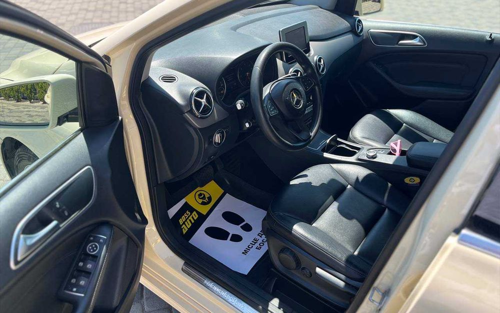 Mercedes-Benz B 180 2015
