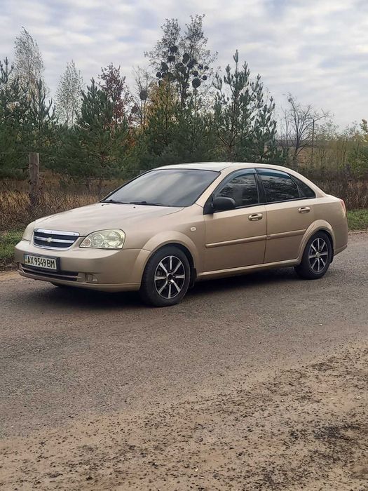 Продам авто Chevrolet Lacetti в хорошем состоянии.