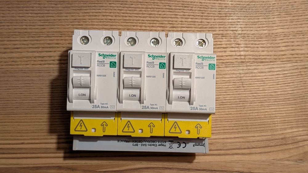 Дифавтомат Schneider 25A 30ma AC