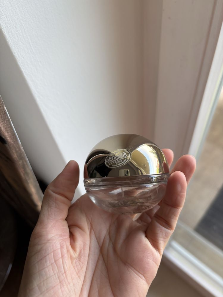 Golden delicious DKNY pusty flakon dla kolkcjonera