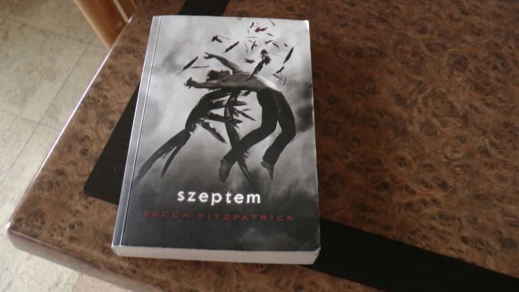 Becca Fitzpatrick "Szeptem"