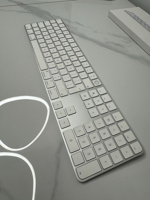 Klawiatura Magic Keyboard with Touch ID