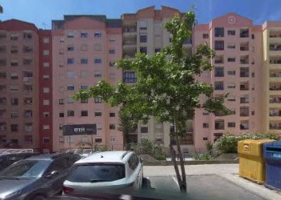 Alugo quarto  em Mercês