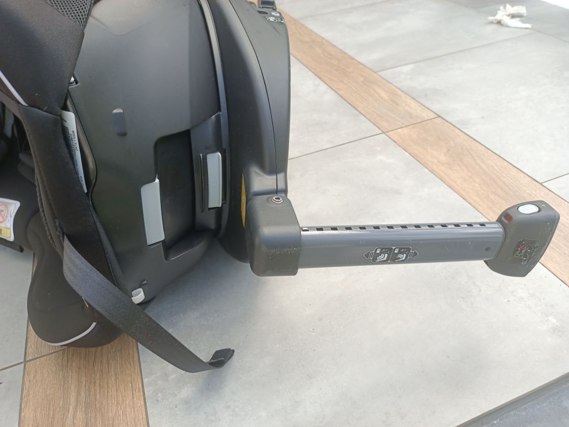 Fotelik obrotowy Joie 0-18 kg z bazą ISOFIX