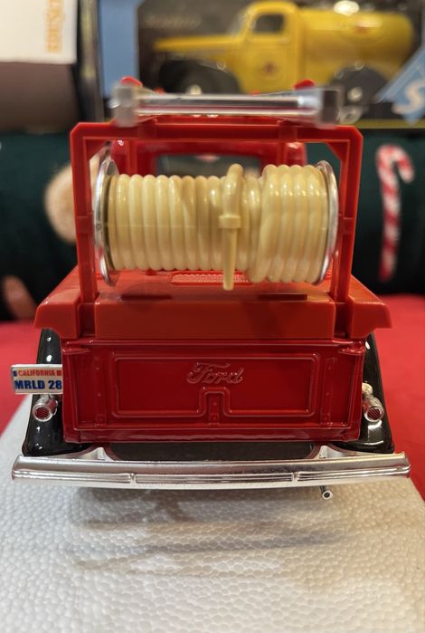 Model kolekcjonerski Ford Pick Up