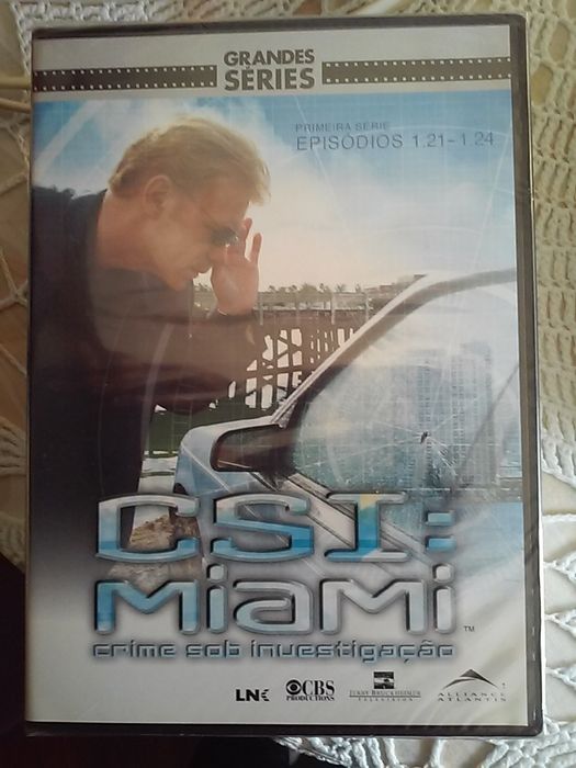 Coleção 6 DVDs primeira temporada CSI Miami ainda selados ideia prenda