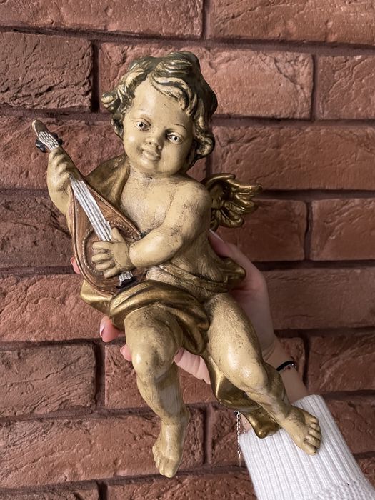 Figurki aniołki grające na instrumentach