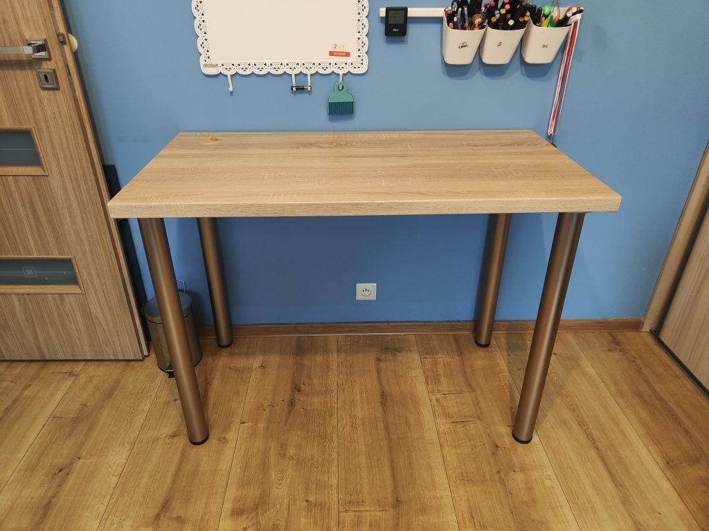 Biurko, stół 117.5 cm x 60 cm