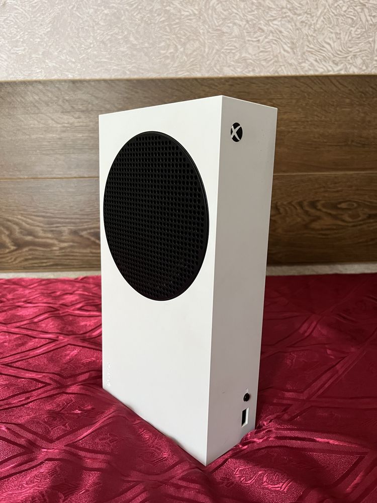 Xbox Series S. 512gb 2 пада.