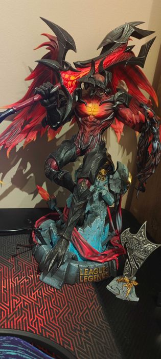 Figurka League of Legends 1:6 AATROX