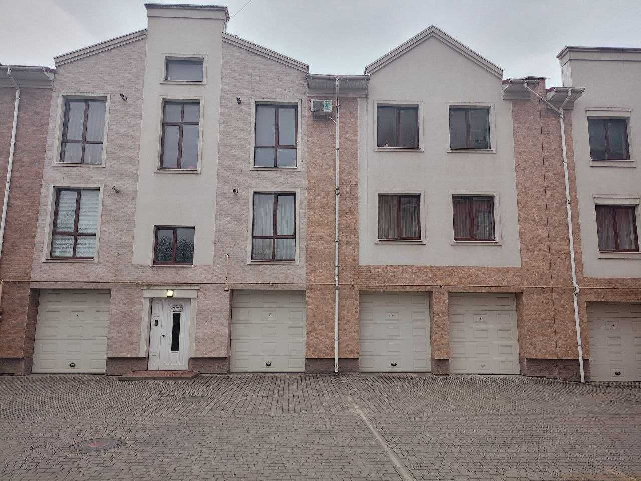 2 км кв.+ гараж, центр.