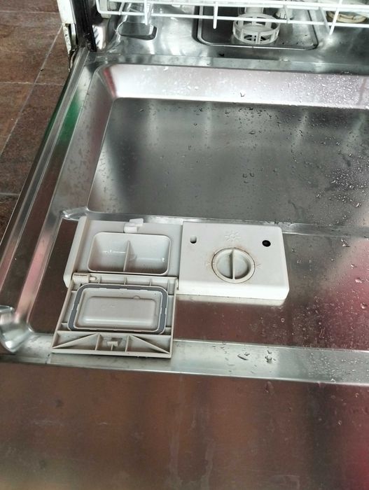 Máquina de lavar a loiça de encastre