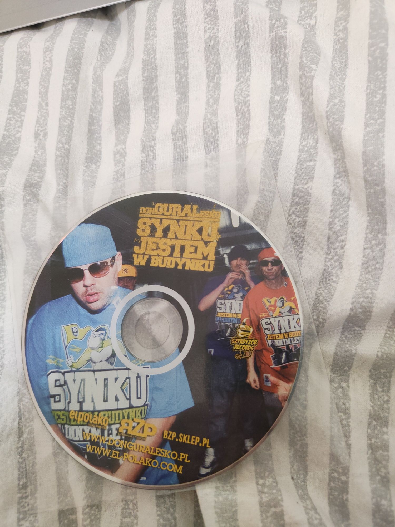 Donguralesko synku jestem w budynku singiel
